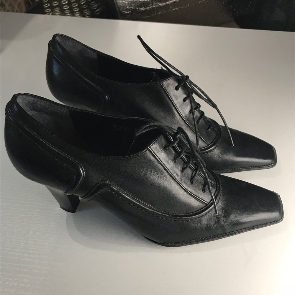 Black Aerosoles Lace up Heel